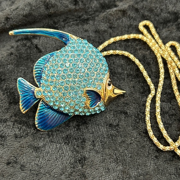 Betsey Johnson Turquoise Rhinestone Tropical Fish Pendant Necklace - Picture 3 of 5